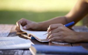 Τα γραπτώς εξεταζόμενα μαθήματα της Α, Β και Γ Λυκείου