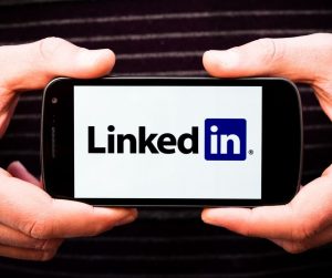 7 τρόποι για να οδηγήσετε την κυκλοφορία από το LinkedIn στον ιστότοπό σας